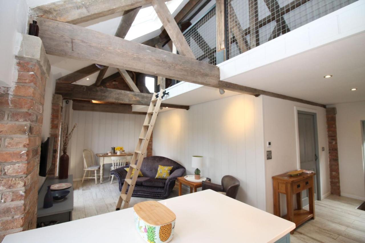 The Hayloft - Cheshire Villa Crewe Dış mekan fotoğraf