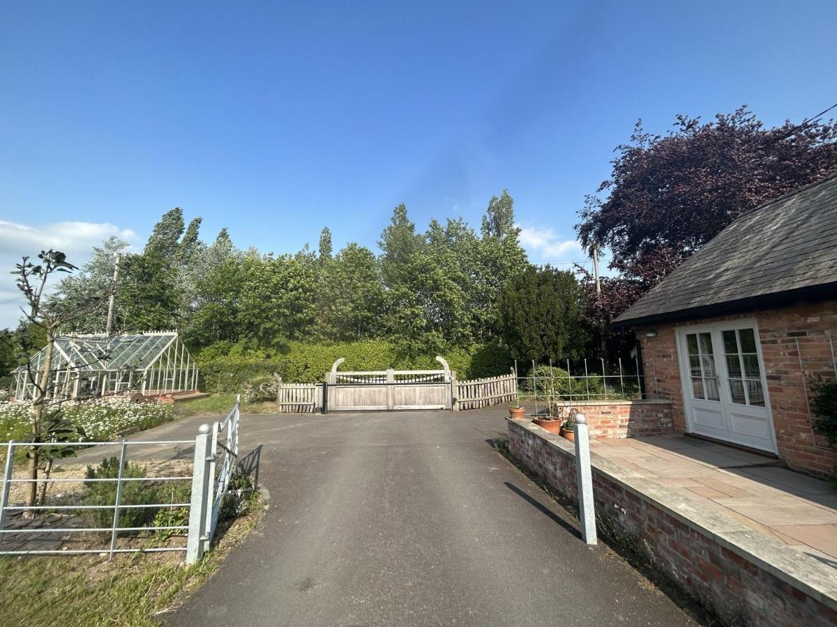The Hayloft - Cheshire Villa Crewe Dış mekan fotoğraf